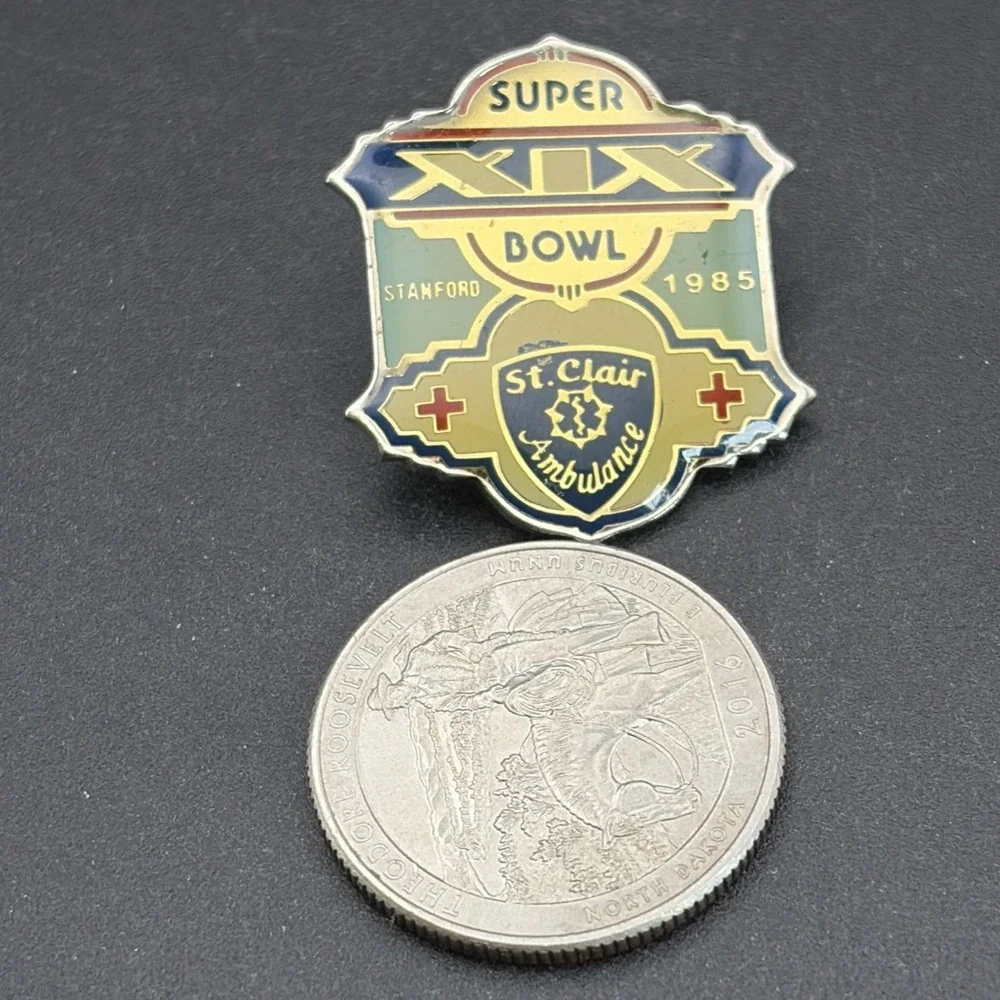 Super Bowl XIX NFL Football St. Clair Ambulance Lapel Hat Pin‎